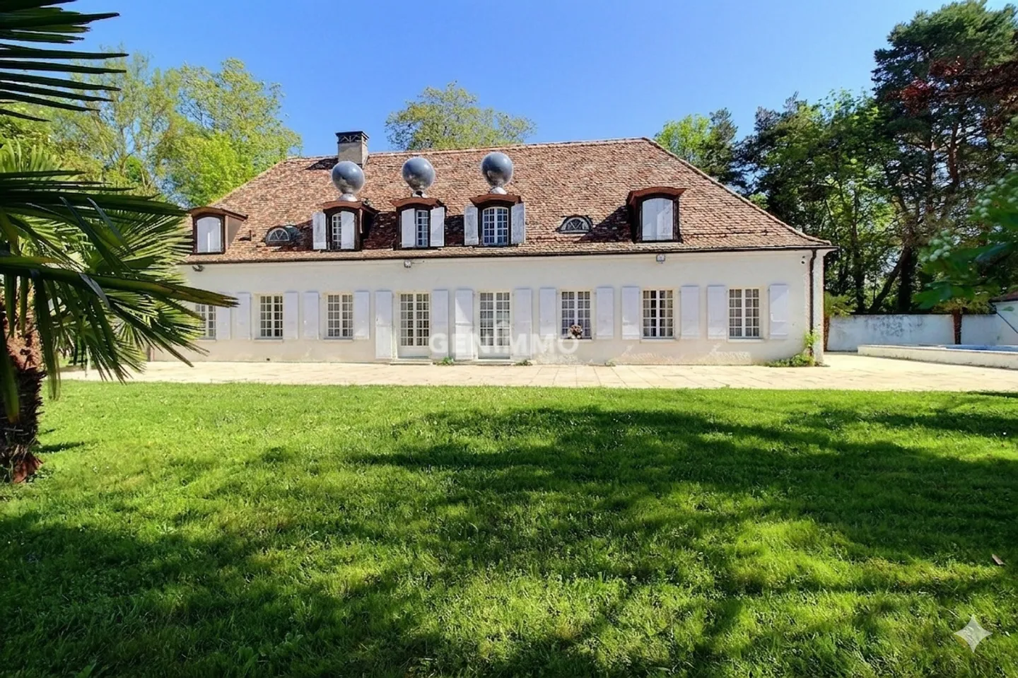 Haus mit 10 Zimmern - Foto 1 von 5