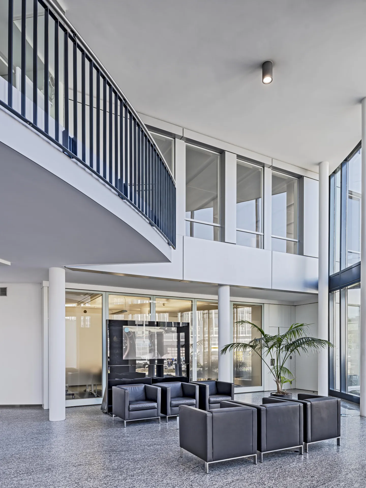 Office space for rent - Photo 3 of 6