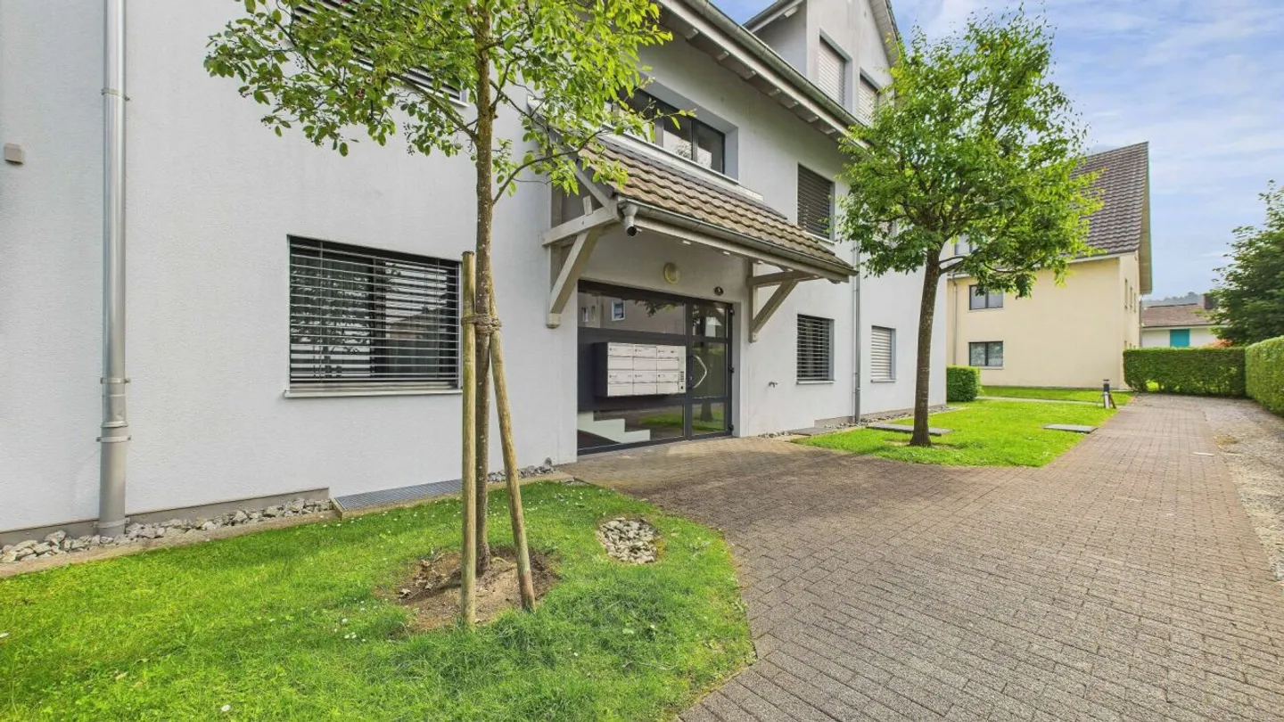 Ampio appartamento di 4,5 stanze con balcone e disposizione flessibile - Foto 12 di 12