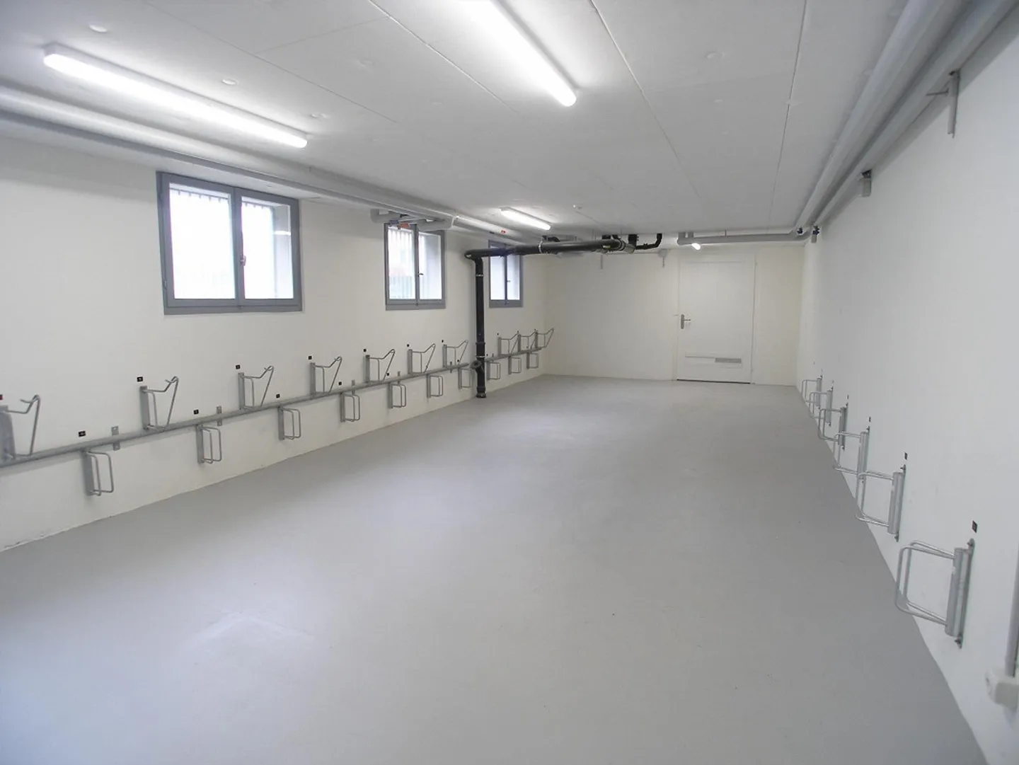 Luminoso appartamento di 3 stanze in un quartiere tranquillo - Foto 11 di 12