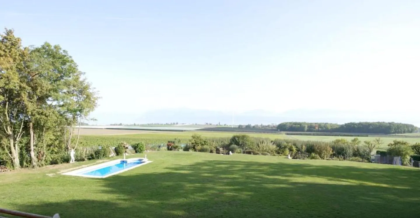 Villa Charmante avec Vue sur le Lac - Photo 3 sur 9
