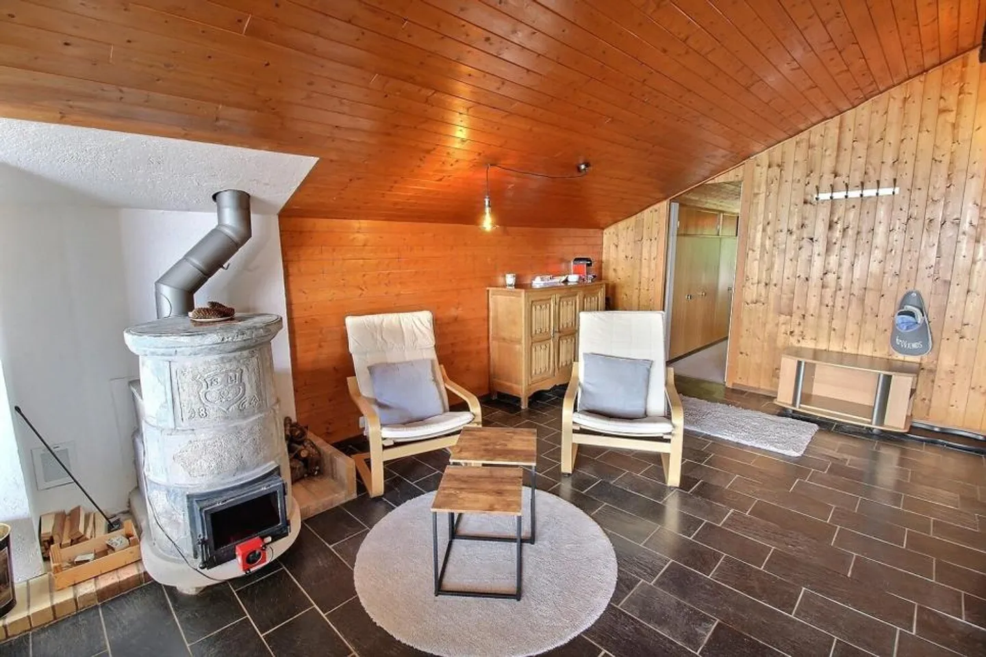 Appartement à louer pour la semaine sur la place du village - Photo 4 sur 13