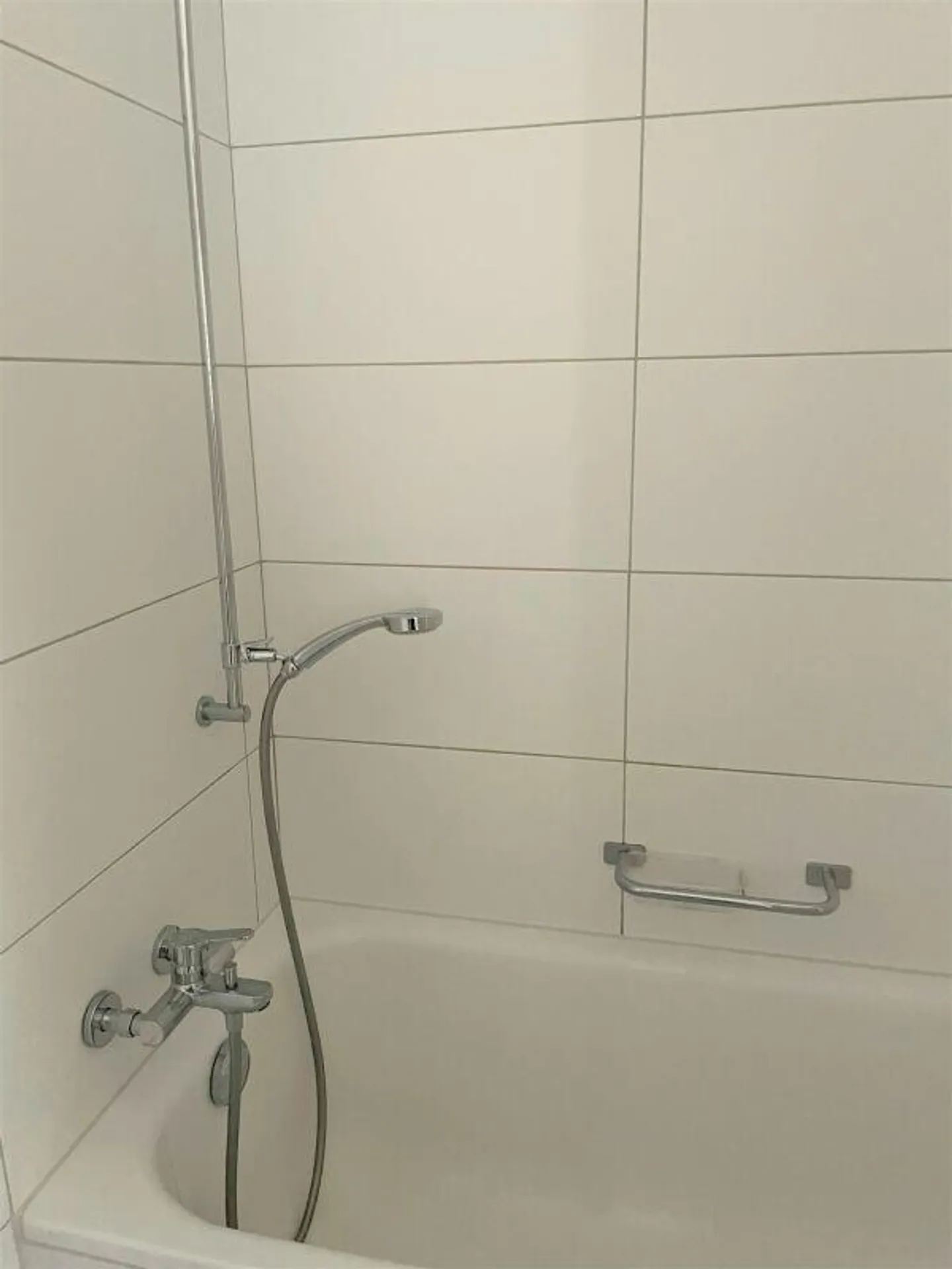 Vue d'ensemble avec votre nouvel appartement individuel - vue sur le lac depuis le balcon, neuf... - Photo 6 sur 7