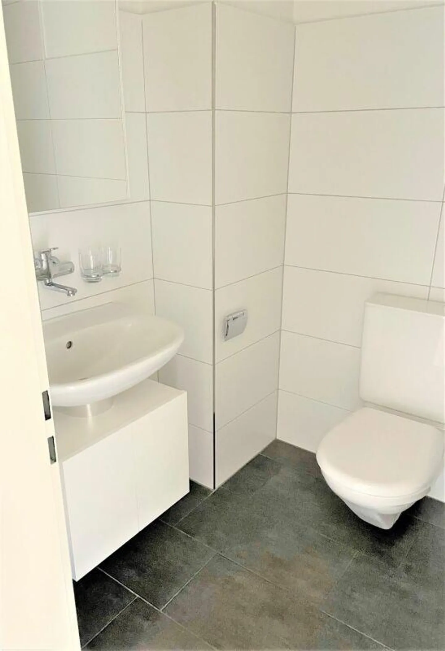 Vue d'ensemble avec votre nouvel appartement individuel - vue sur le lac depuis le balcon, neuf... - Photo 5 sur 7