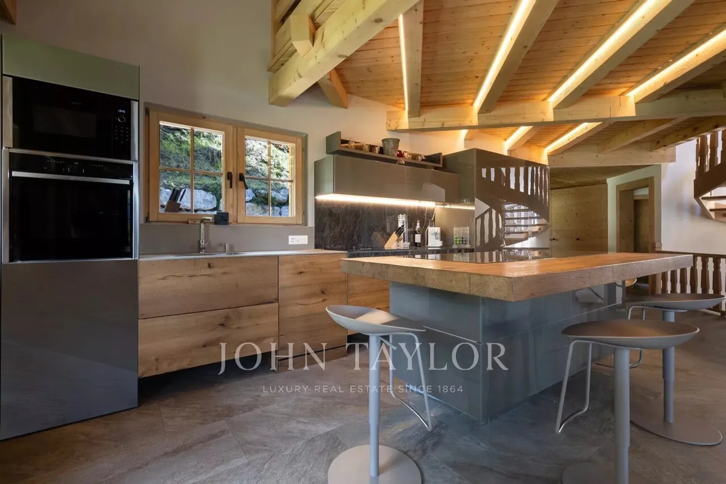 Fortnight rental - month: Chalet with pool - Photo 3 of 11