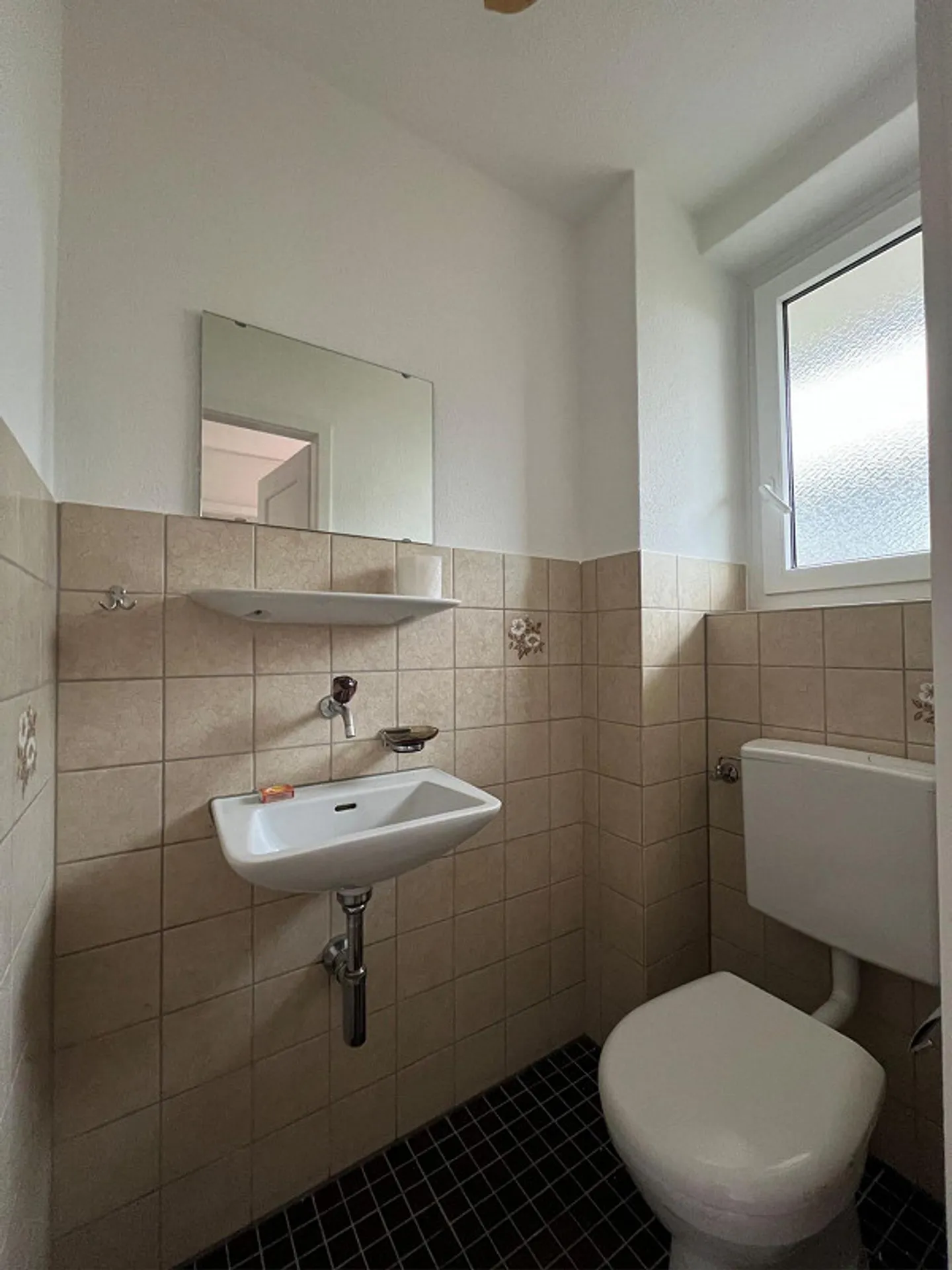 Zentrale 4-Zimmer-Wohnung - Foto 12 von 13