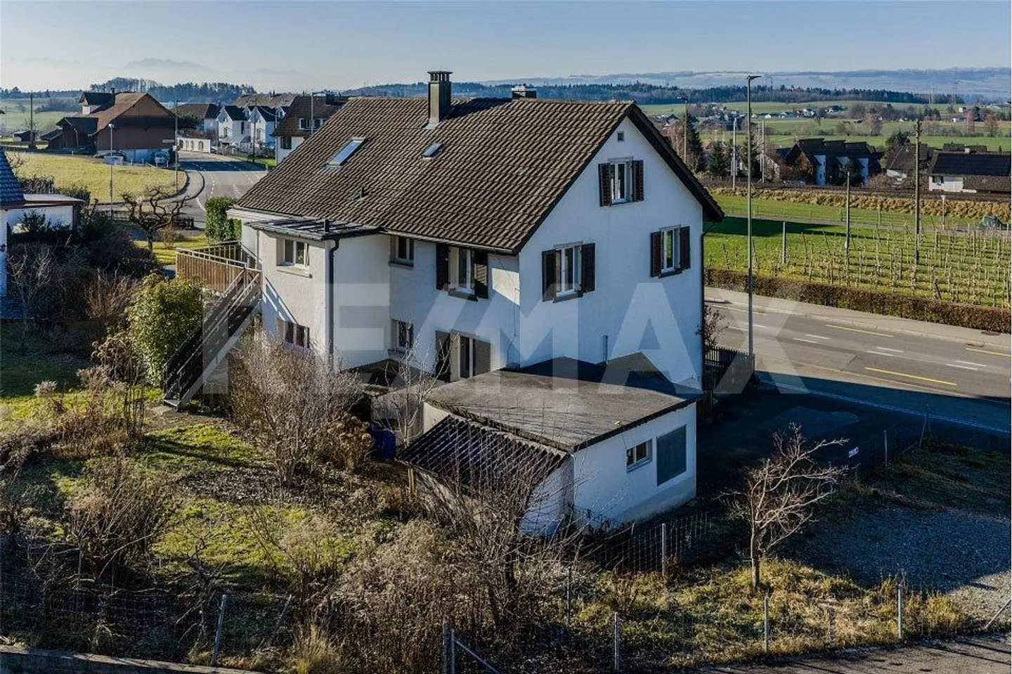 CASA TRIFAMILIARE SOLEGGIATA A DISTANZA A PIEDI DALLA STAZIONE S - Foto 2 di 12