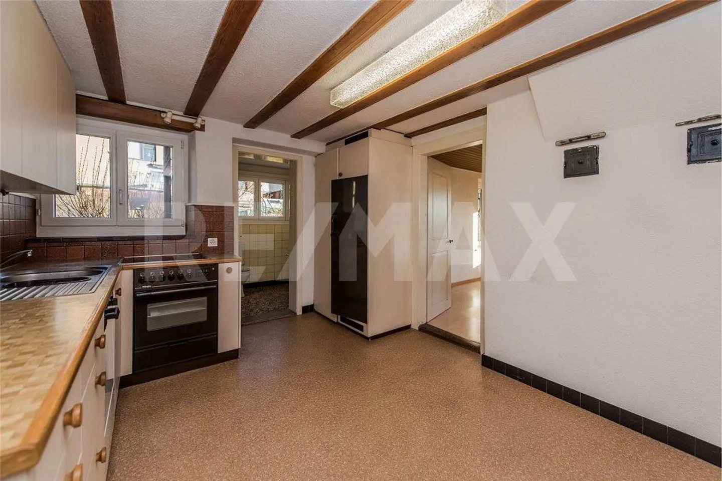 CASA TRIFAMILIARE SOLEGGIATA A DISTANZA A PIEDI DALLA STAZIONE S - Foto 5 di 12