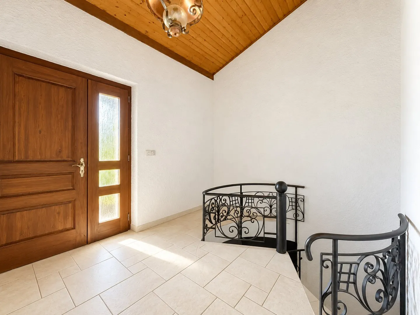 Villa indipendente con piscina su un magnifico lotto alberato - Foto 10 di 13