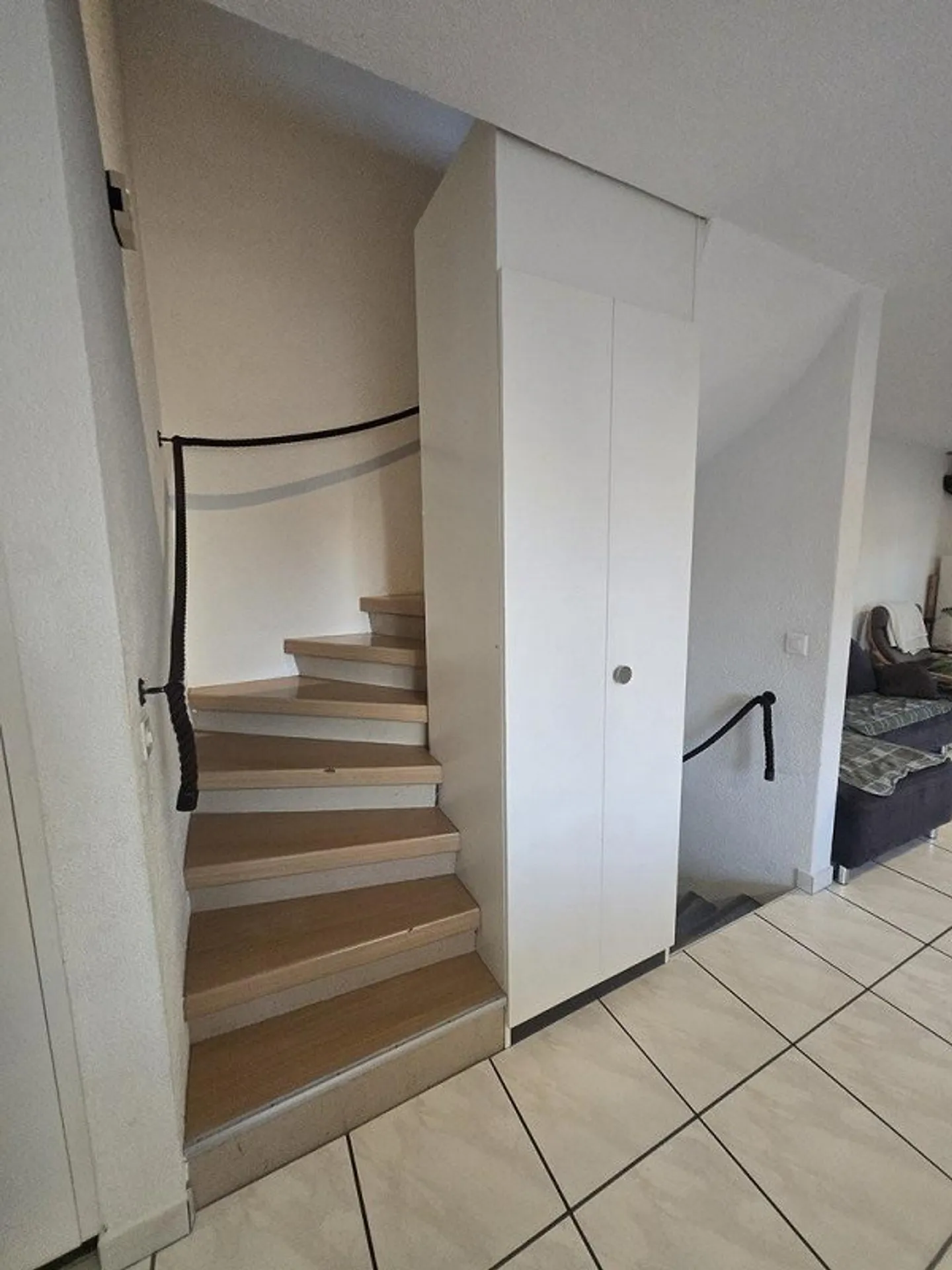 Appartamento duplex di 4.5 locali con giardino in affitto a Port - Foto 4 di 12