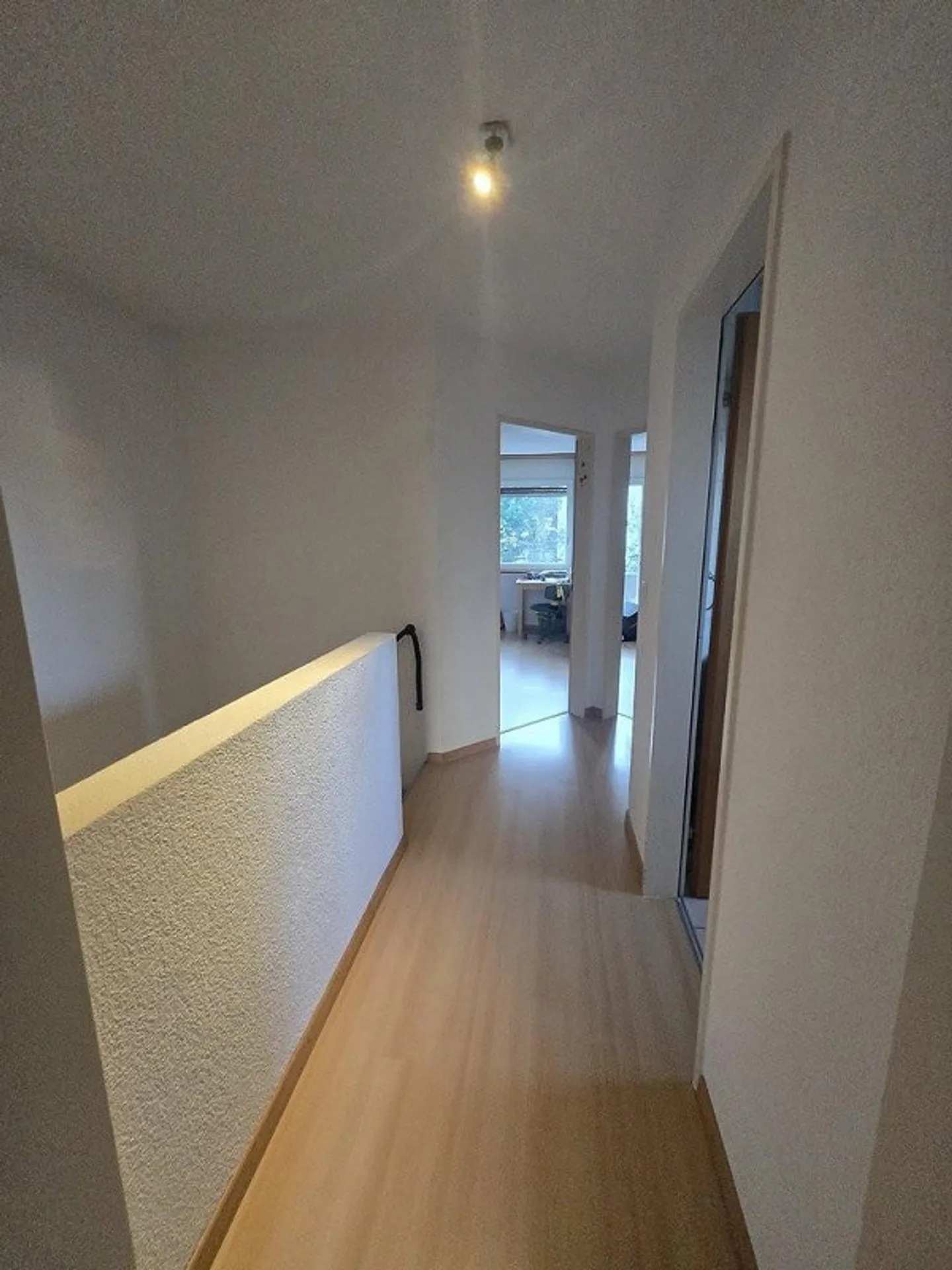 Appartamento duplex di 4.5 locali con giardino in affitto a Port - Foto 5 di 12