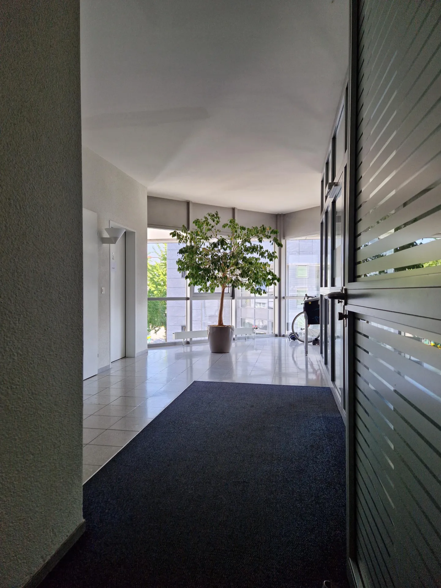 Bureau à louer - Photo 2 sur 9