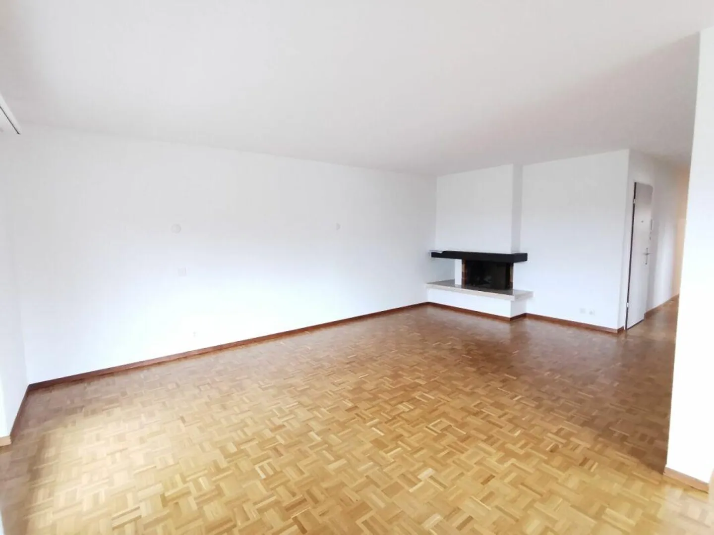 Bellissimo appartamento attico 5 ½ con grande terrazza sul tetto - Foto 6 di 13
