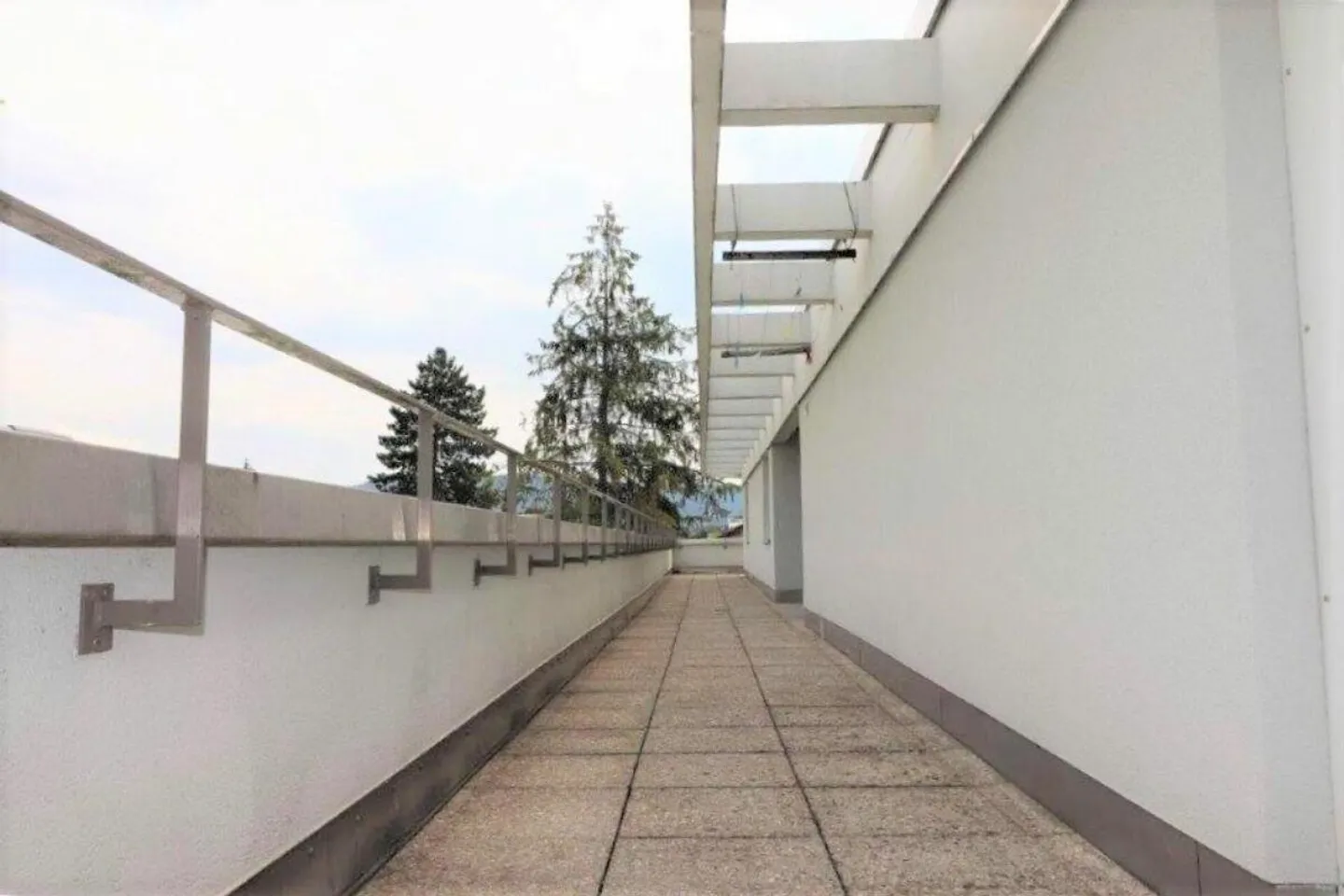Bellissimo appartamento attico 5 ½ con grande terrazza sul tetto - Foto 13 di 13