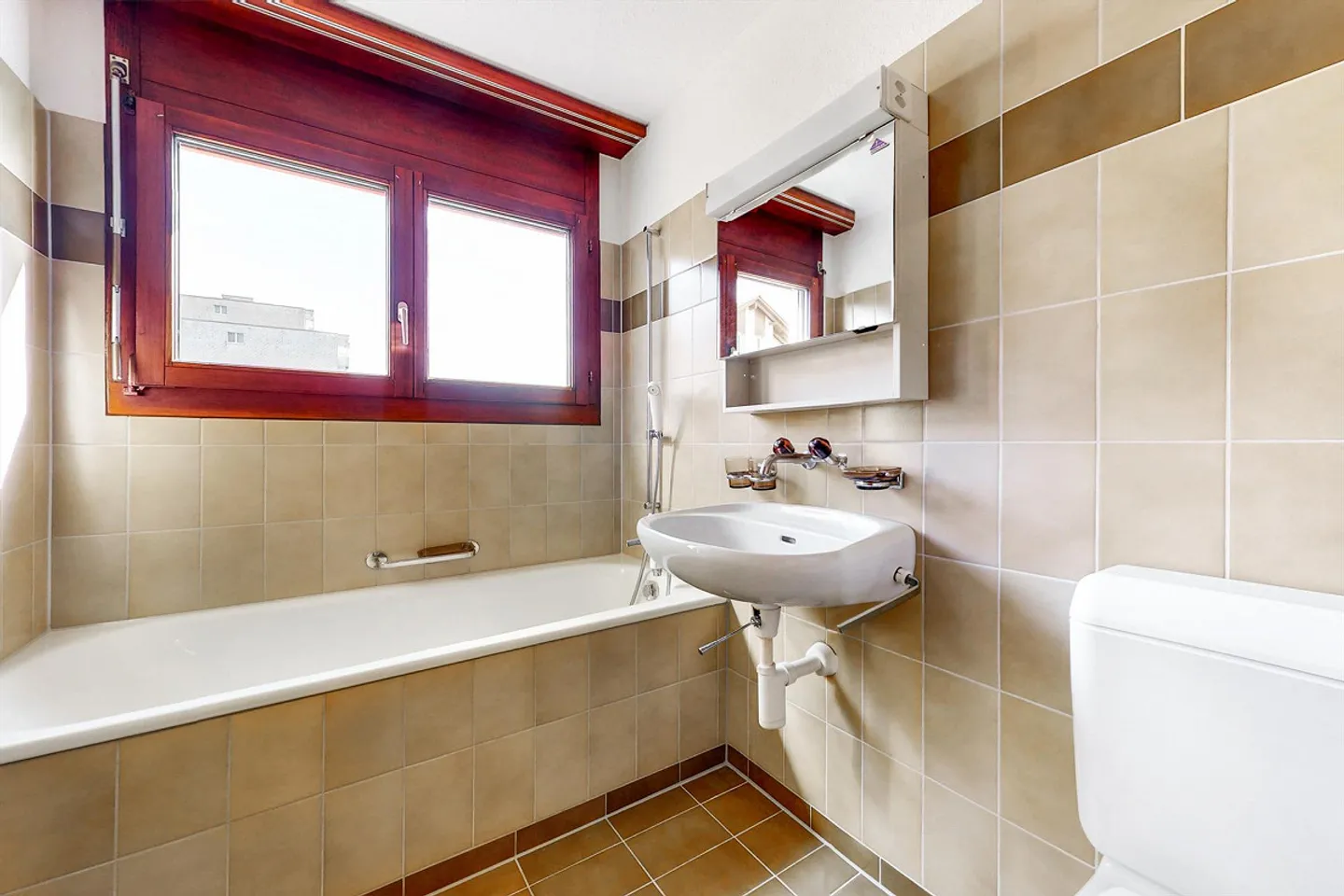 Votre nouveau chez-vous : appartement confortable de 4,5 pièces à Ho... - Photo 8 sur 11