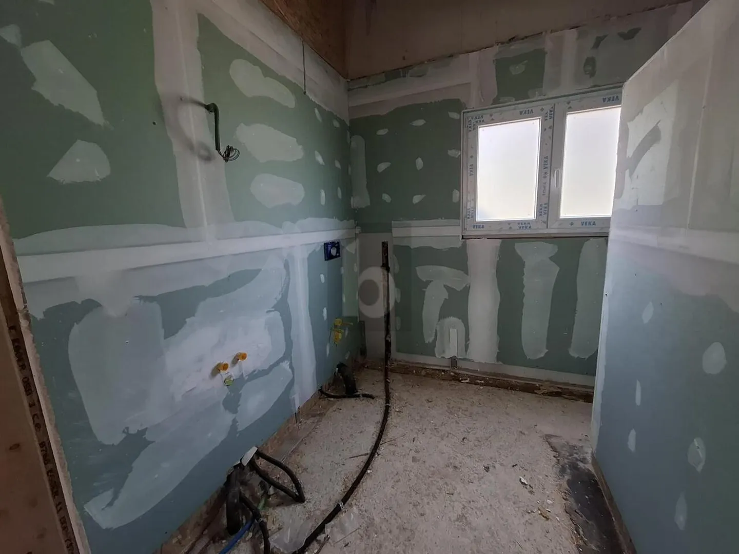 4-room house - Photo 3 of 6