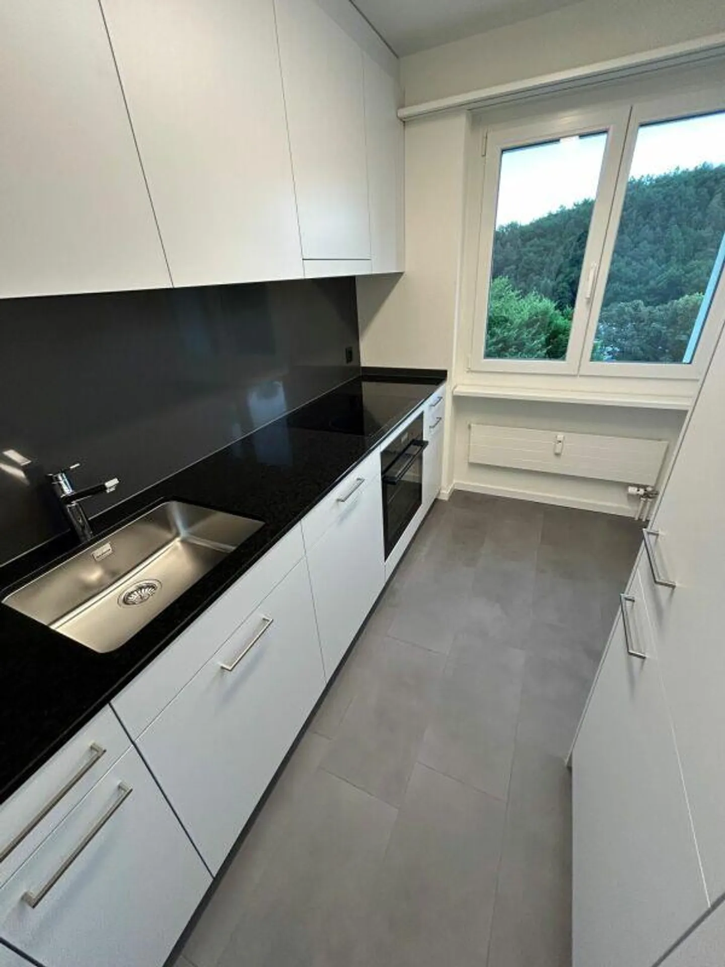 Renovated 3.5-room apartment - Photo 2 of 12