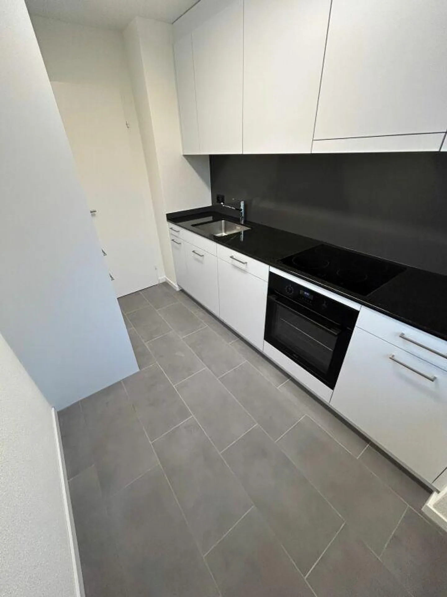 Renovated 3.5-room apartment - Photo 3 of 12