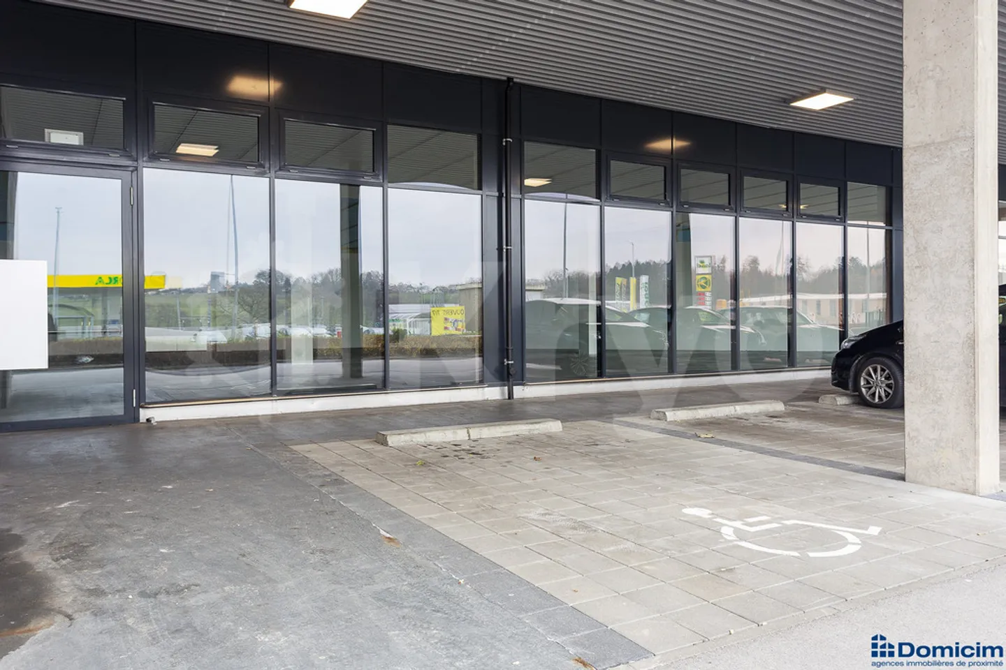 Romont / commercial space of 462m2 - Photo 7 of 9