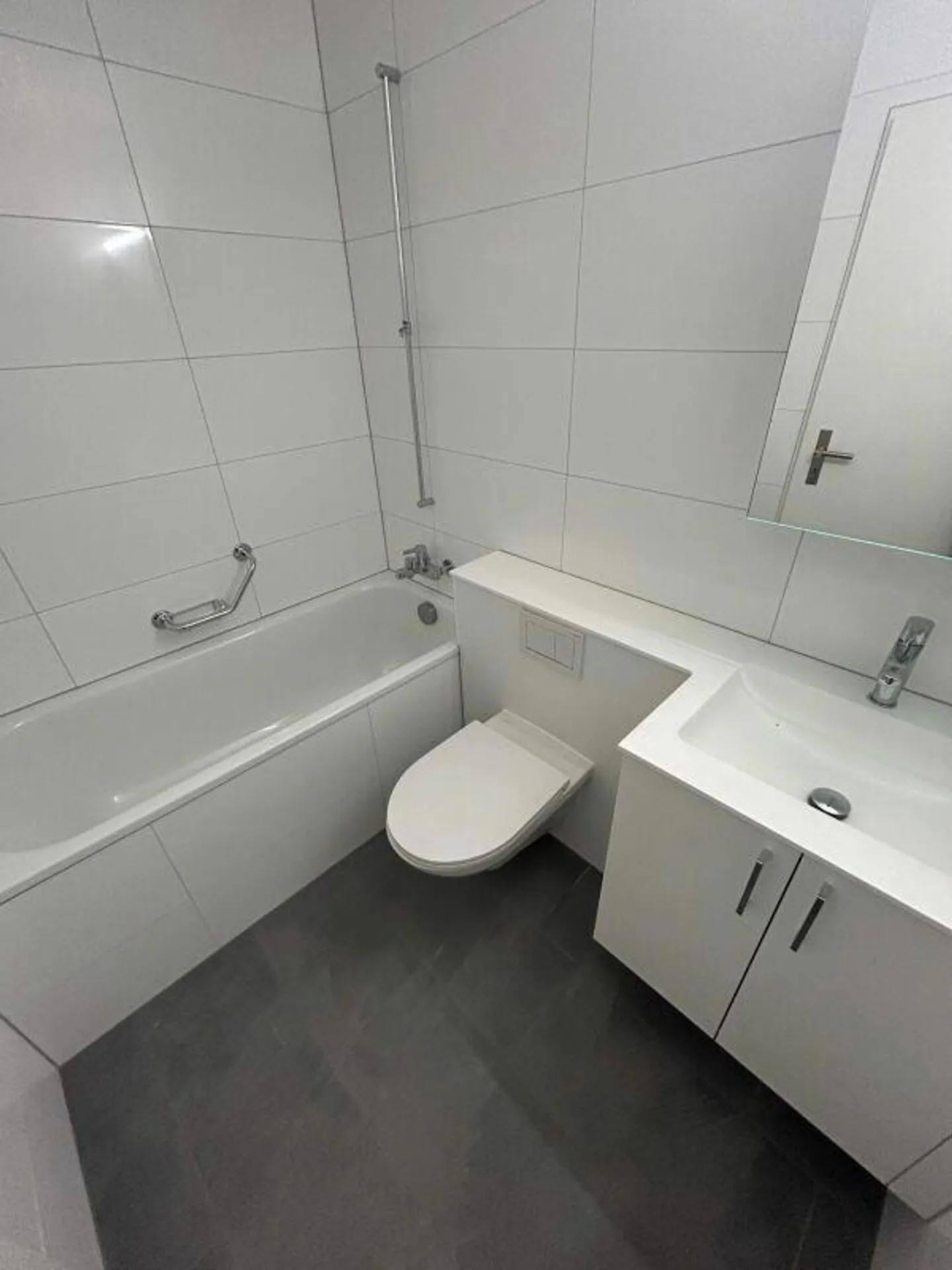 Renovated 3.5-room apartment - Photo 9 of 12