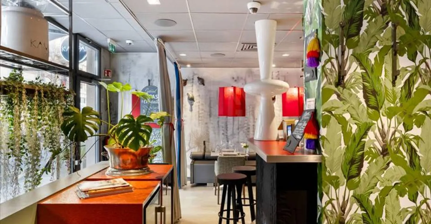 Shop for rent - Photo 1 of 22