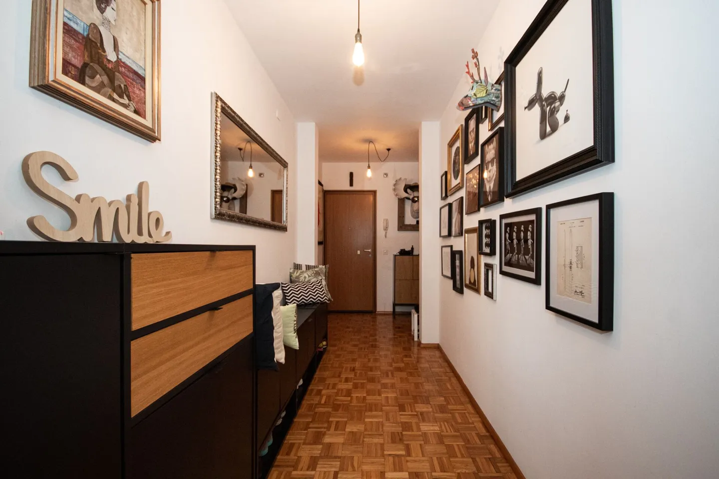 Cozy and spacious apartment in elevated location - Photo 7 of 10