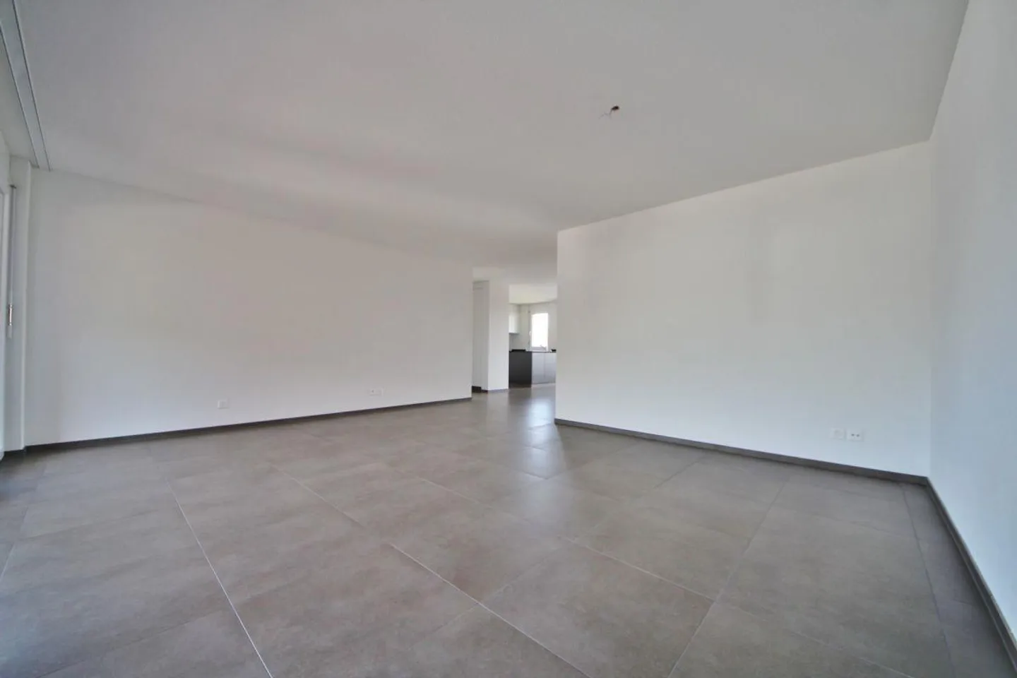 Grosszügige 4½-Zimmer-Gartenwohnung - Foto 2 von 12