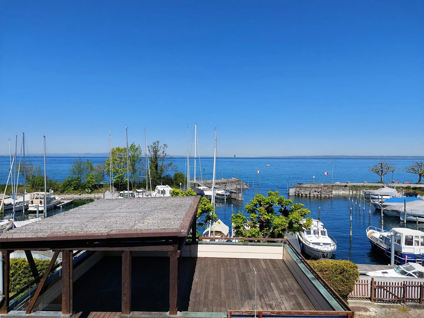 Haus direkt am See mit einzigartiger Terrasse & Privatsphäre - Photo 1 of 27