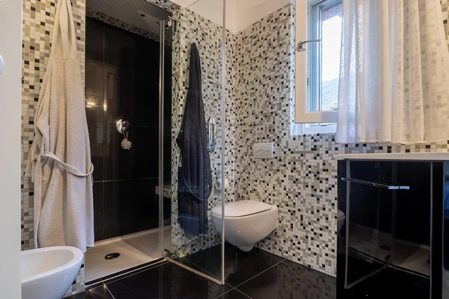 CASA UNIFAMILIARE CON GIARDINO A RIVA SAN VITALE - Foto 17 di 21