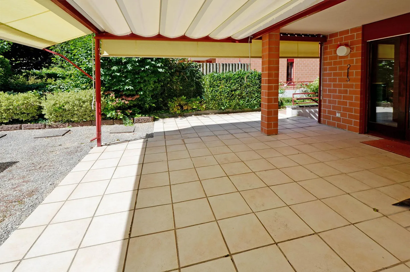 Spaziosa casa familiare bifamiliare a Reinach – Vivere con tanto spazio e luce - Foto 6 di 13