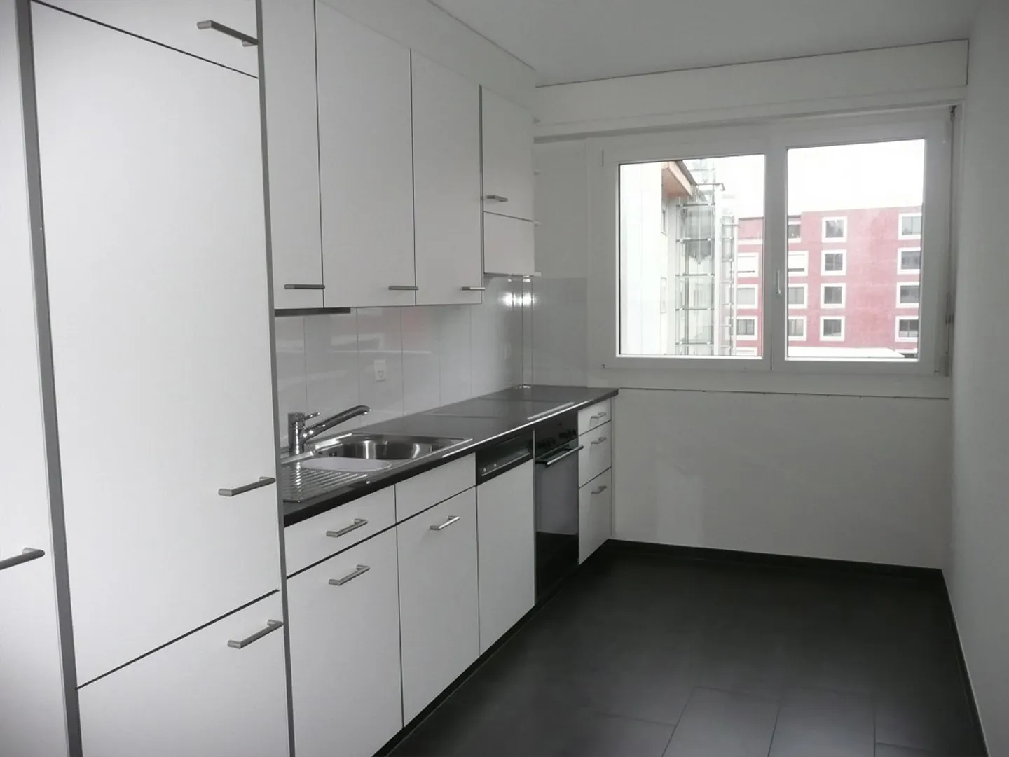 Cozy apartment in a quiet residential area - Photo 4 of 6