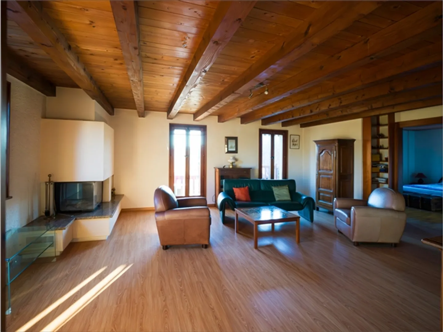 FOR SALE very beautiful 3.5 room apartment with an area of approximately 99 m2 - Photo 3 of 16