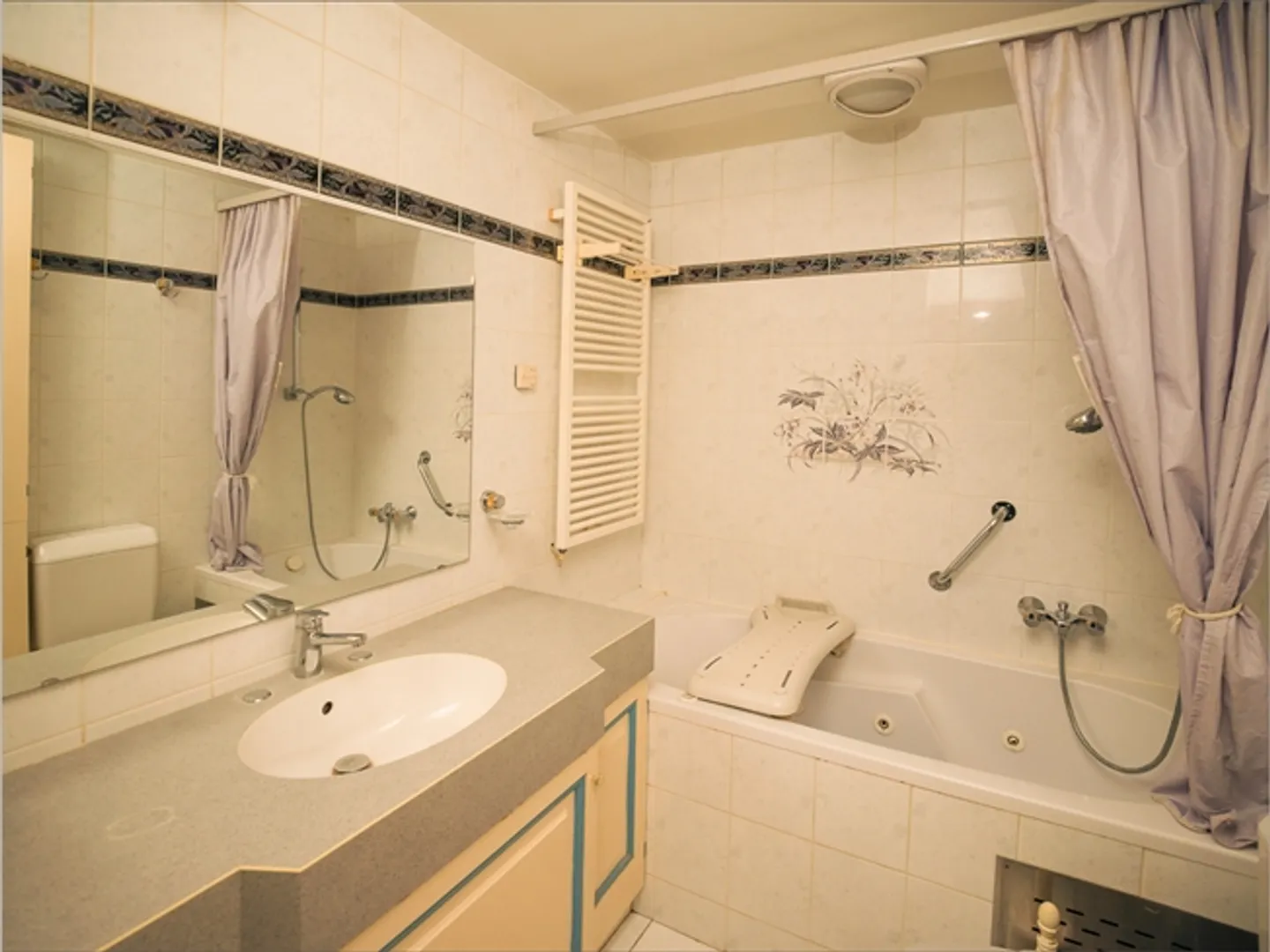 FOR SALE very beautiful 3.5 room apartment with an area of approximately 99 m2 - Photo 10 of 16