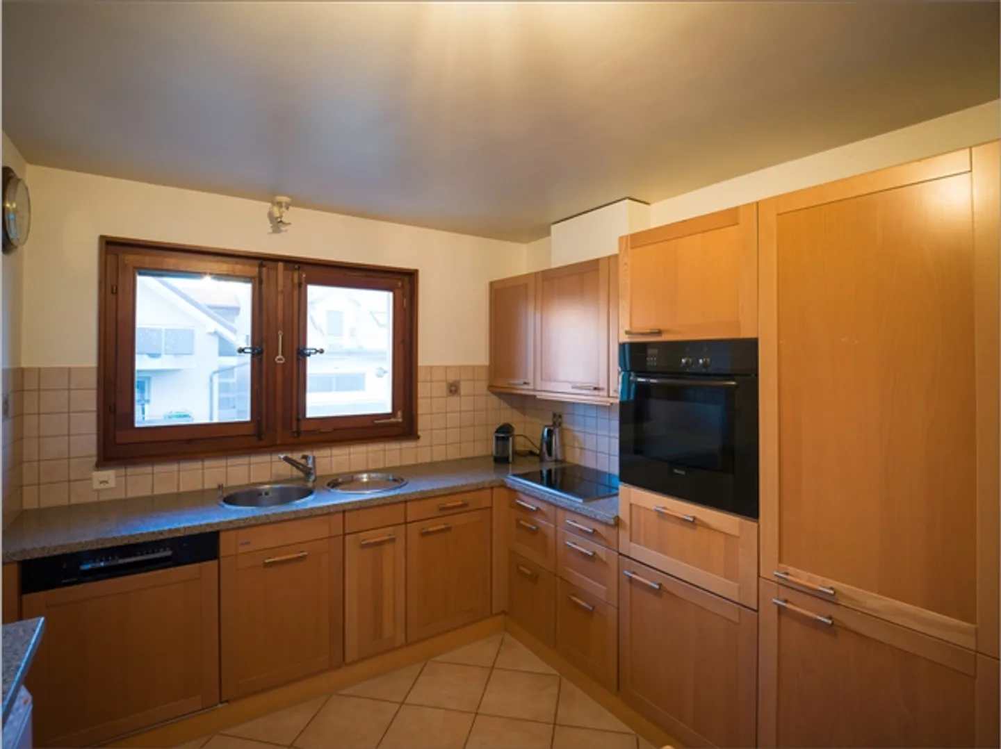 FOR SALE very beautiful 3.5 room apartment with an area of approximately 99 m2 - Photo 12 of 16