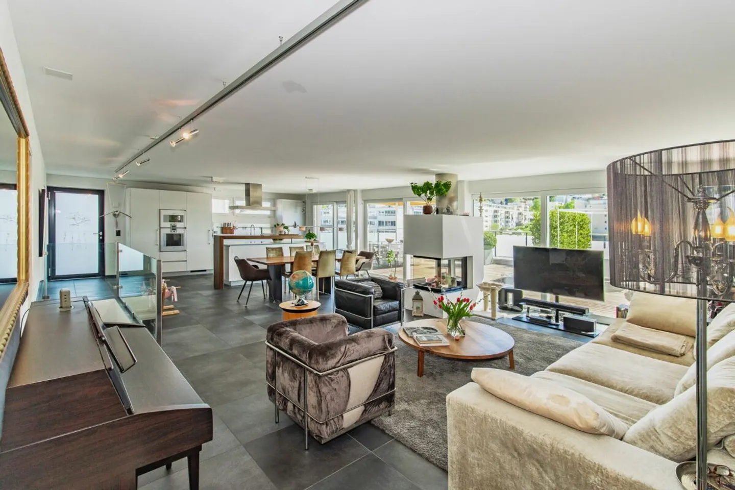 Modern 6.5-Room Terrace House with Far-Reaching Views and Generous Outdoor Area - Photo 9 of 16
