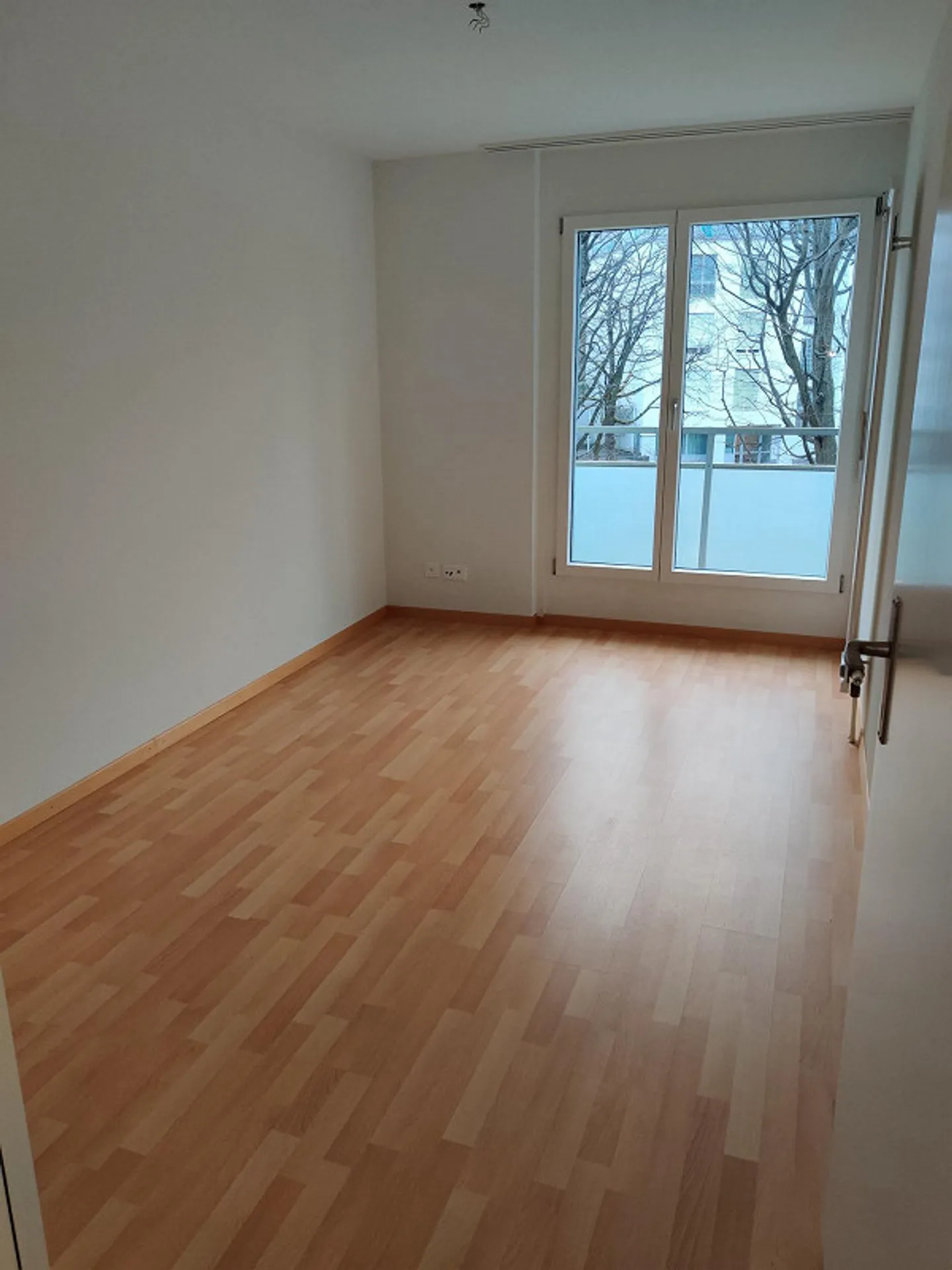 Large 4.5 Room Apartment - Photo 10 of 10