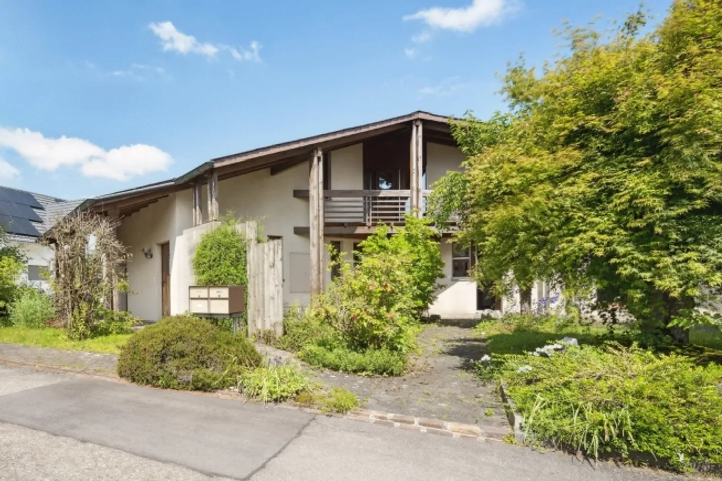 Maison spacieuse de 8,5 pièces avec jardin à vendre à Muri - Photo 2 sur 13