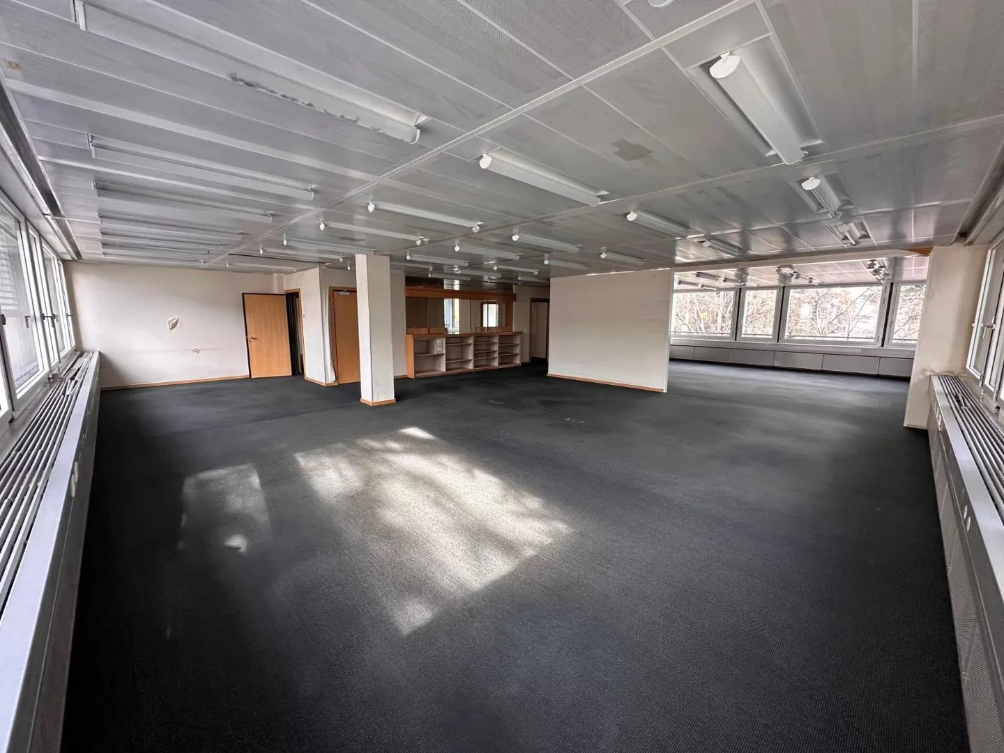 Grand espace de bureau à Sion - Photo 3 sur 10