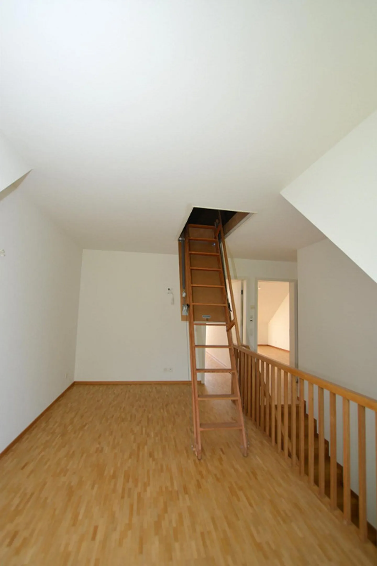 3.5-Zimmer-Maisonettewohnungen - grosszügiges Wohnen auf zwei Ebene... - Foto 7 di 13