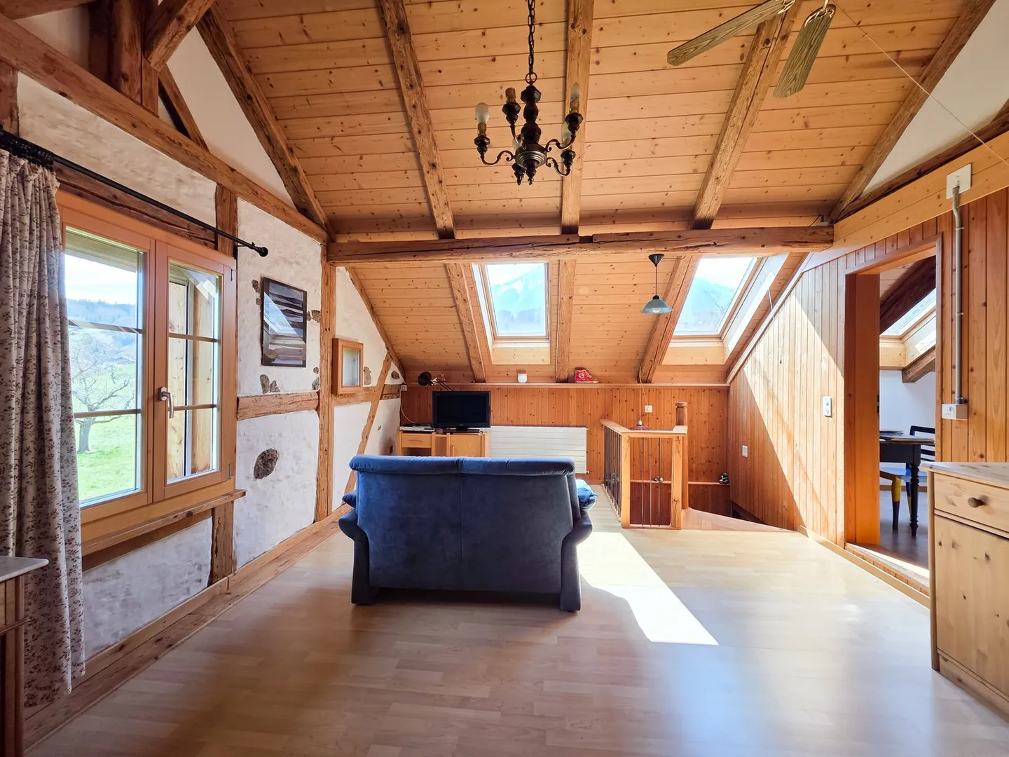 Maison bifamiliale avec grand espace extérieur - Photo 28 sur 53