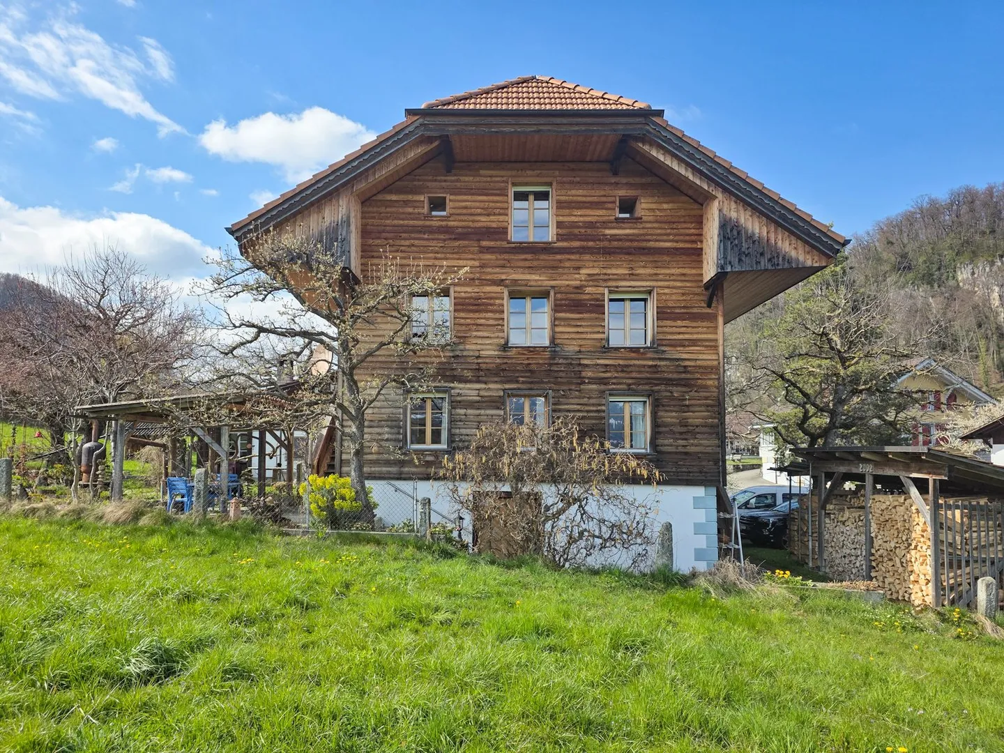 Maison bifamiliale avec grand espace extérieur - Photo 52 sur 53