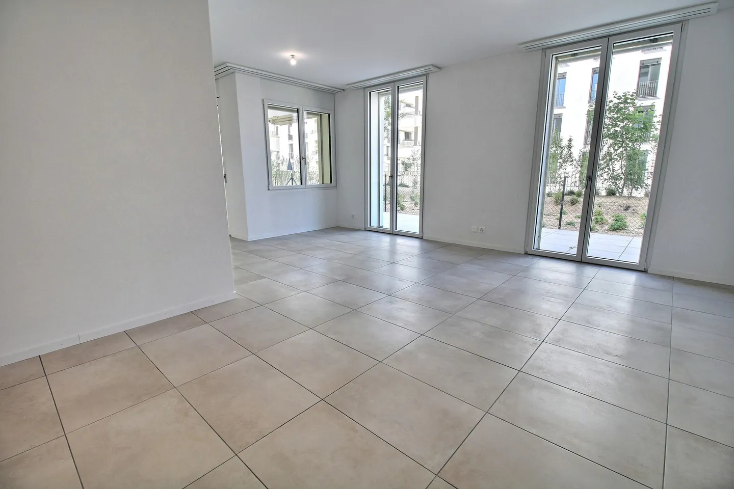 Appartement moderne 4.5 pièces - Photo 2 sur 13