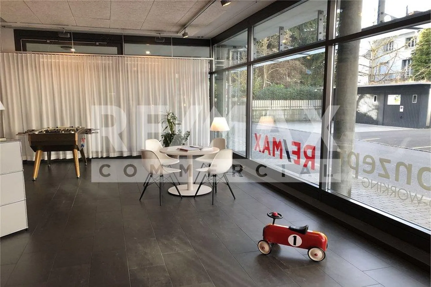 Espace de coworking en communauté de bureaux - Photo 7 sur 9