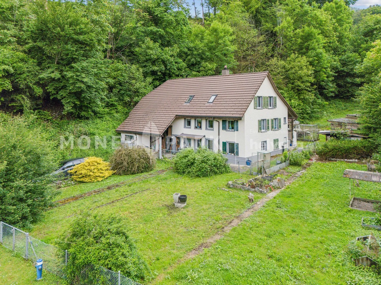 Charmantes 6-Zimmer-Einfamilienhaus in idyllischer Landwirtschaftszone - Foto 1 von 16
