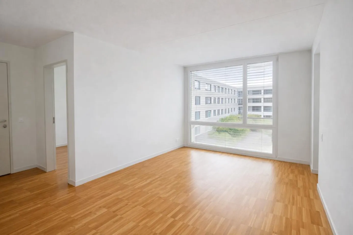 Bright and beautiful 3.5-room apartment - Photo 4 of 8