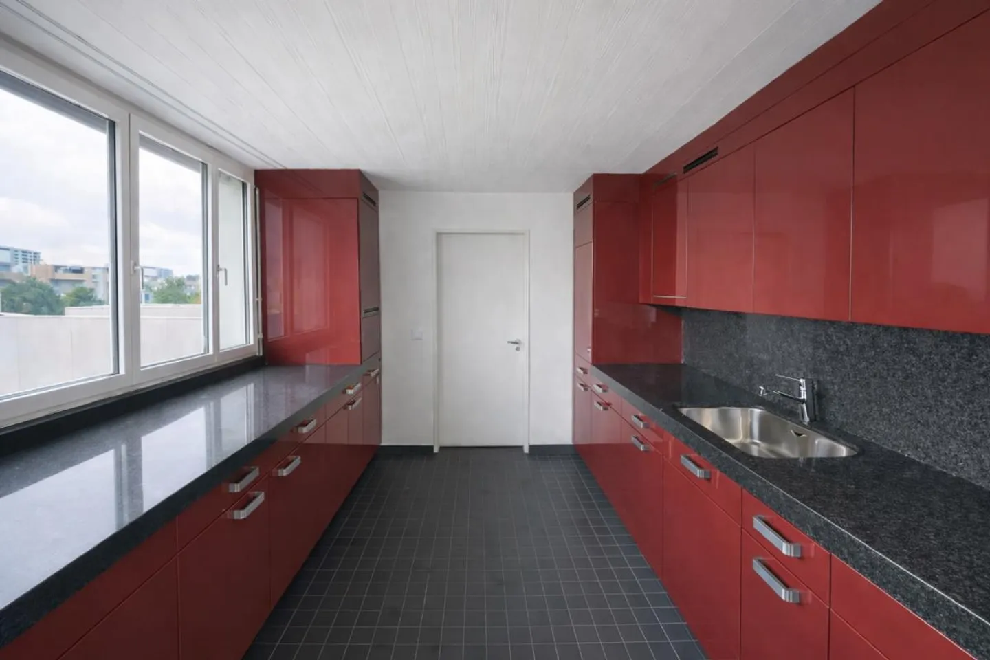 Bright and beautiful 3.5-room apartment - Photo 2 of 8