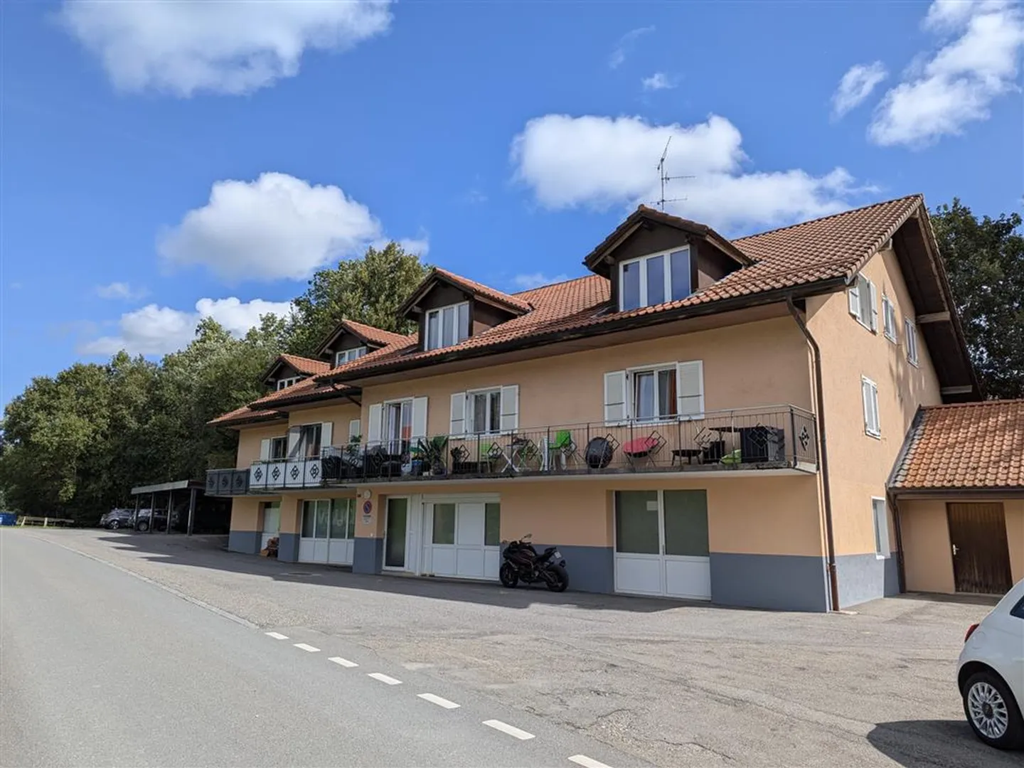 Espace de stationnement - Photo 2 sur 2