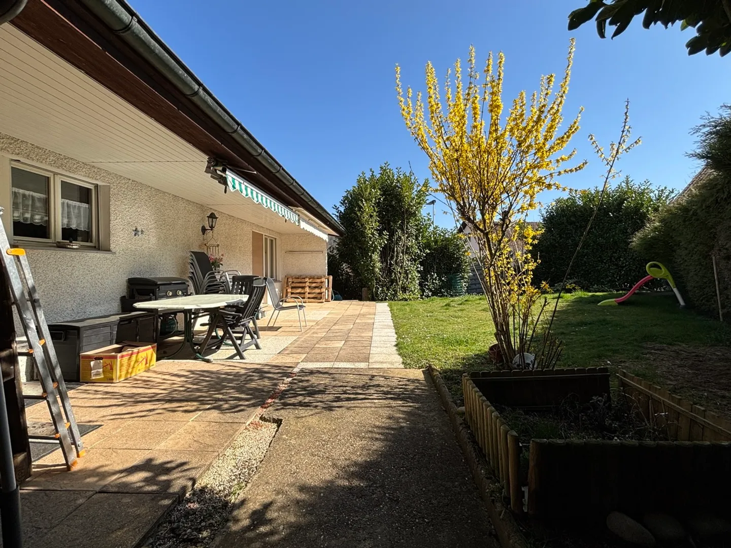 Schönes Familienhaus in ruhiger Lage - Foto 7 von 11