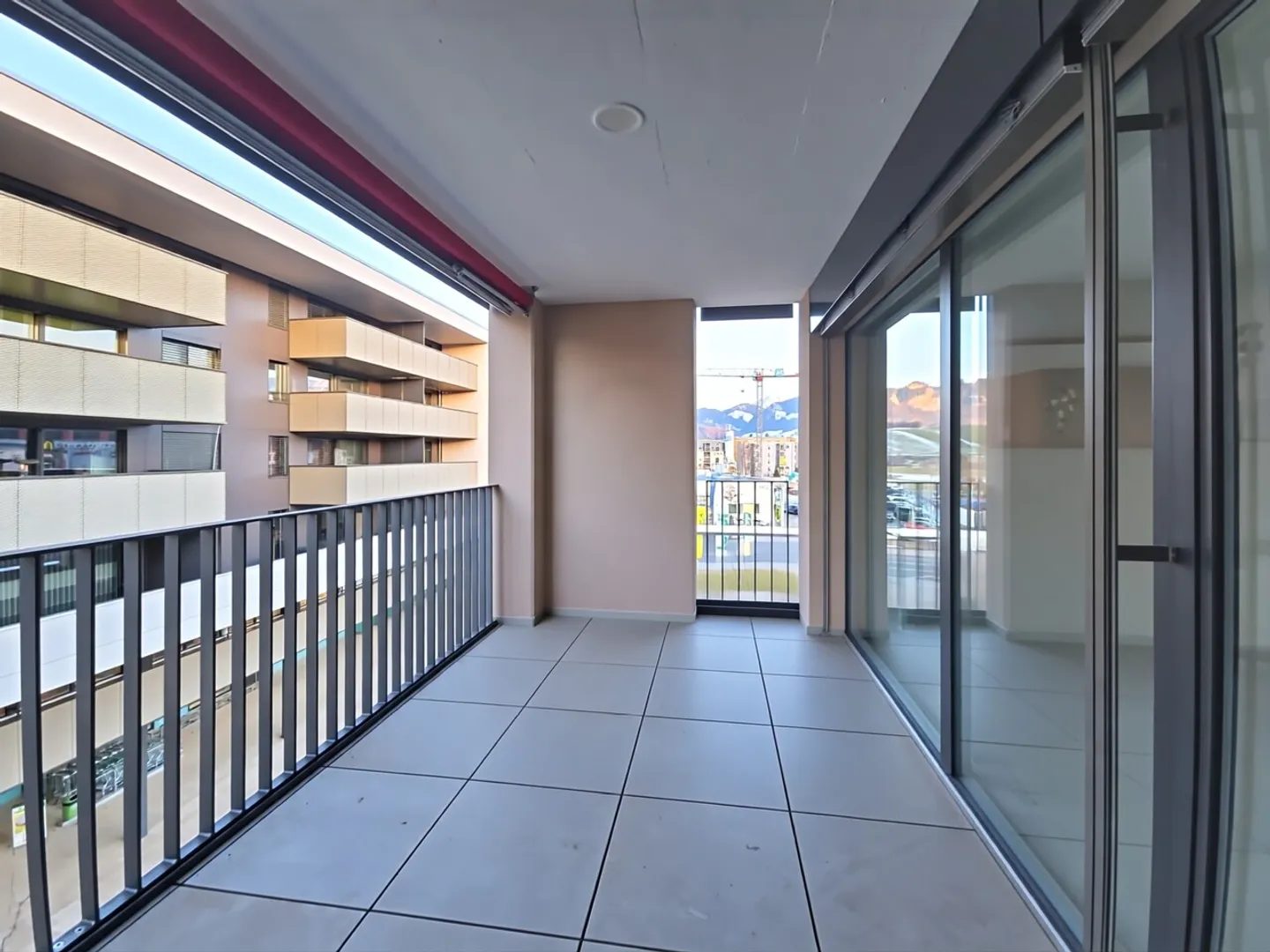 Contemporary Apartment – Prime Location in Bulle - Photo 10 of 12