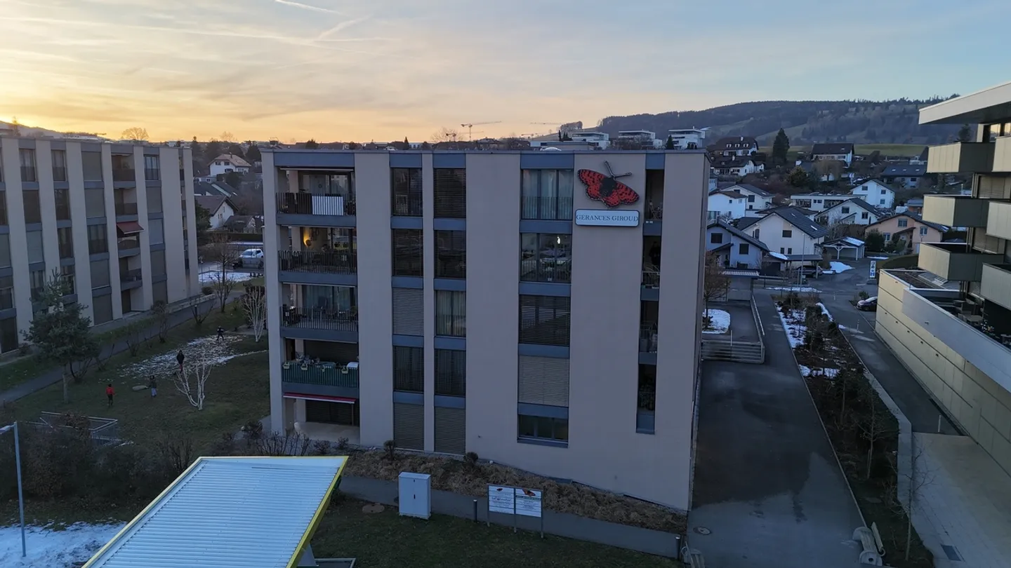 Contemporary Apartment – Prime Location in Bulle - Photo 11 of 12